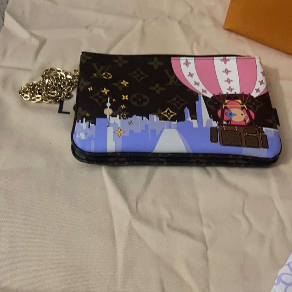 ❌TRADED Louis Vuitton Limited Edition Cross Body❌ - Picture 7 of 13